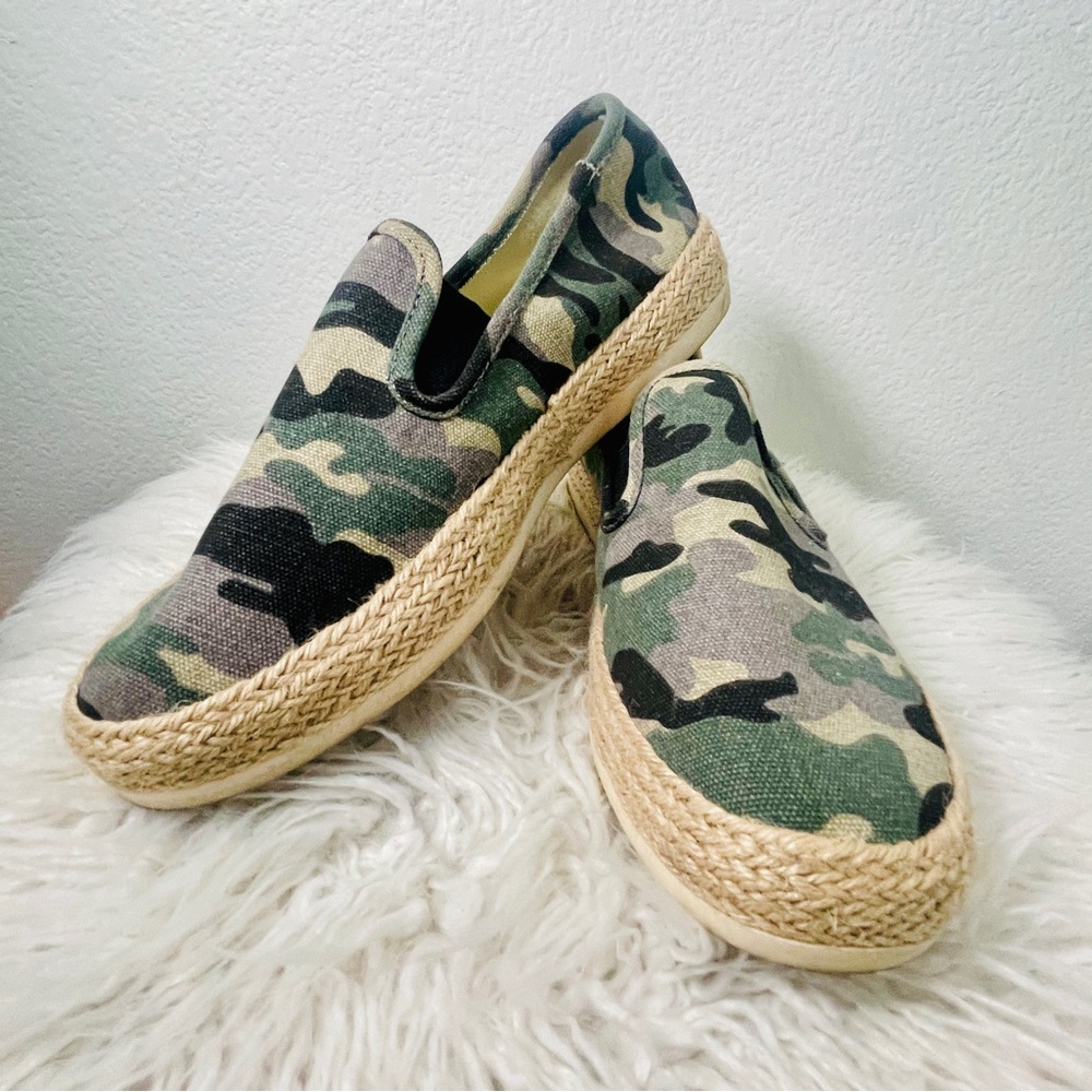 ESPRIT Camouflage Slip-Ons Sneakers - Run Large